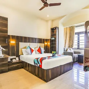 Hotel Square, New Delhi